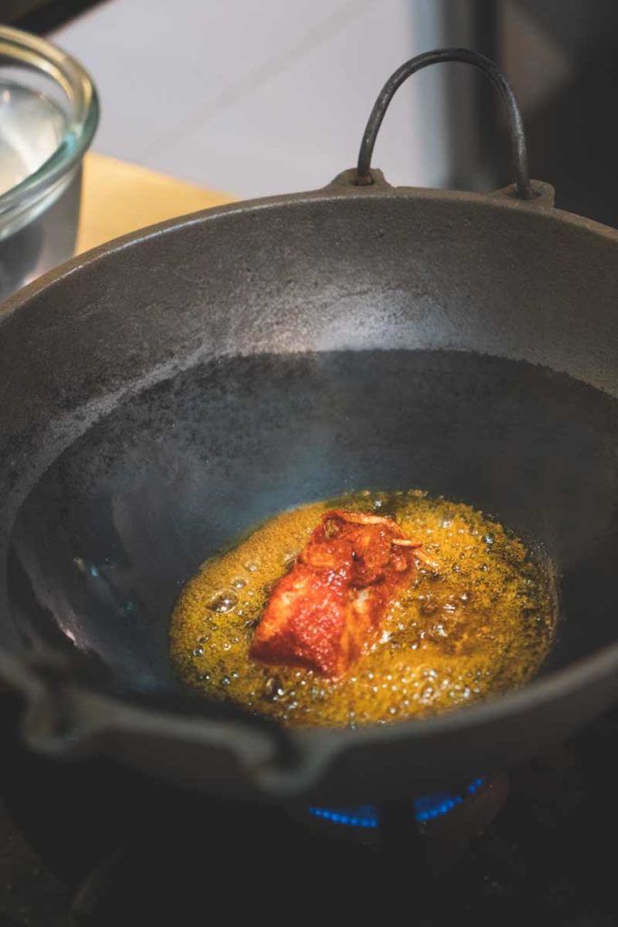 Arikkadukka--Spicy-Stuffed-Mussels_Frying in oil.