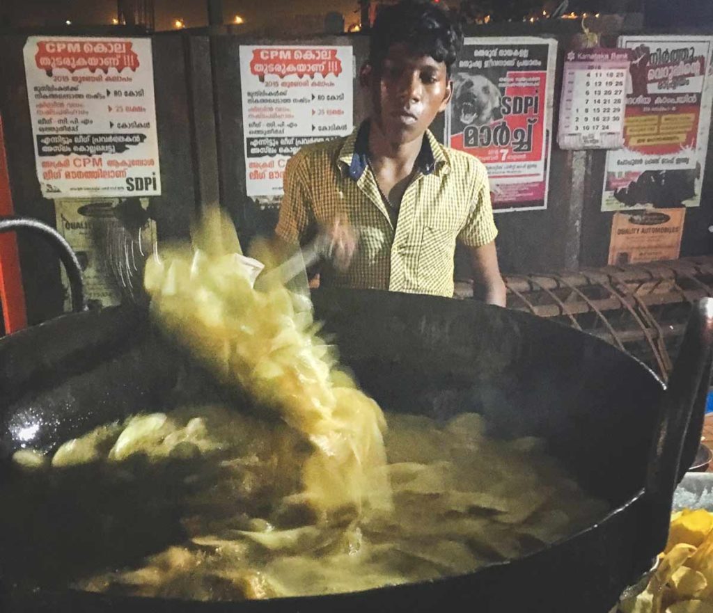 Cassava chips in the fryer